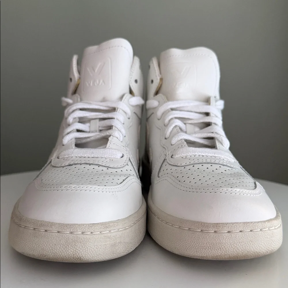 Veja V-15 Mid Top Sneaker women’s Leather